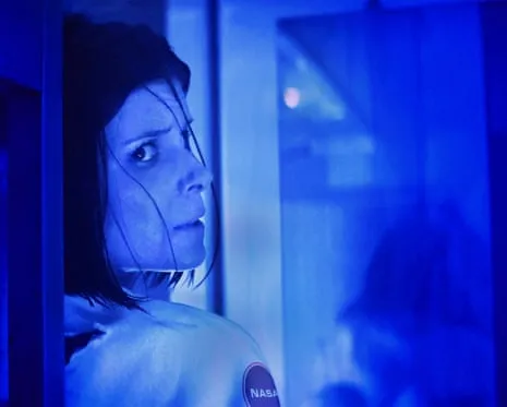This Sci-Fi Thriller Review: Tense Moments and Mysterious Phenomena in a Luxury Location